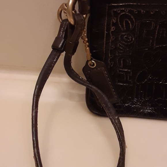 COACH POPPY Black & Gold Wristlet - Picture 5 of 5